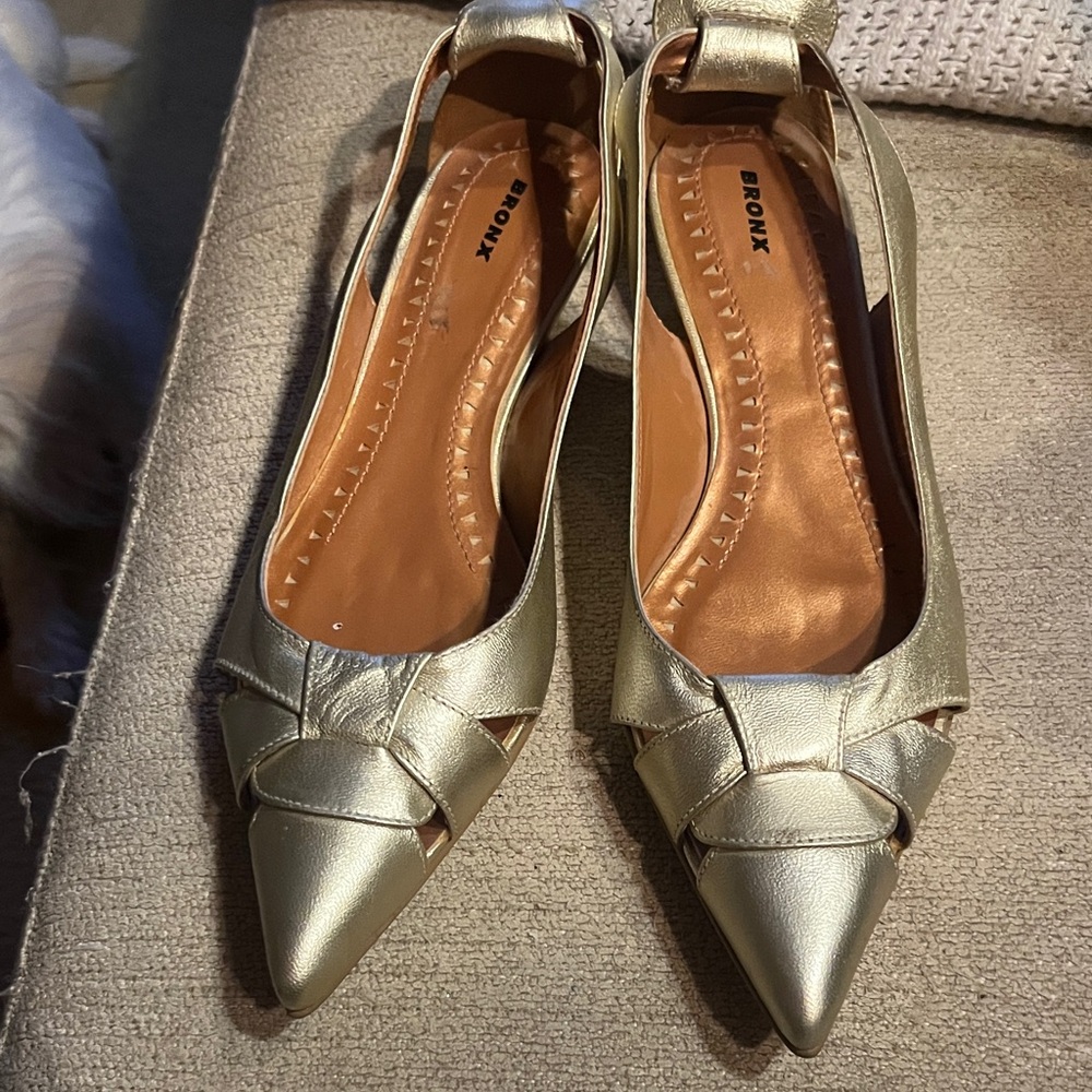 Bronx Metallic Gold Pointed Heels